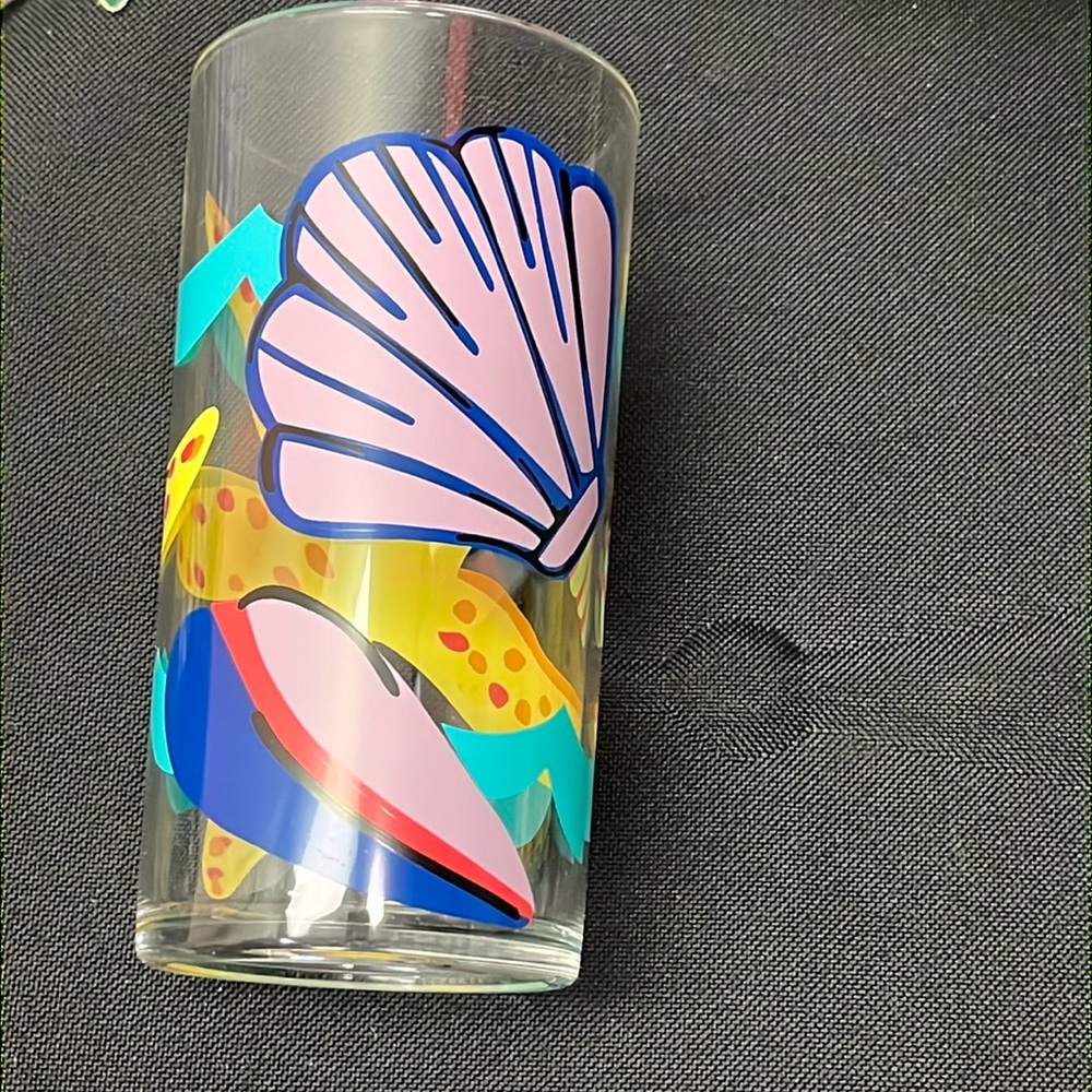 Adorable set of four cooler glasses. Each one is 19 ounces.